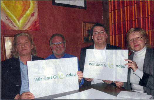 Von Links Barbara Habermann, Eberhard Wenzel, Christian Volz und Birgit Arndt stellen das Logo vor. Foto cra